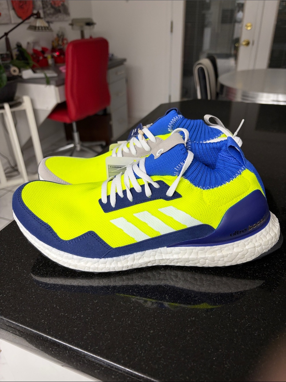 BNWT adidas Neon Yellow & Blue Ultraboost Mid